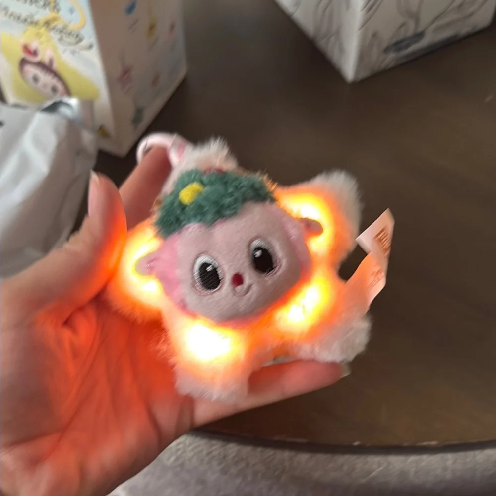 LiGHT UP Labubu - Picture 4 of 4